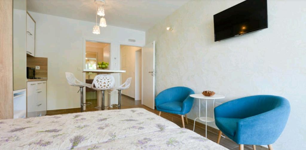 Appartement Lavender Apt. W. Balcony In Old Town