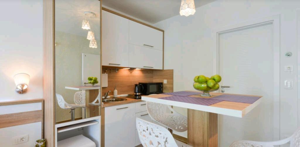 Lavender Apt. W. Balcony In Old Town Appartement Zadar