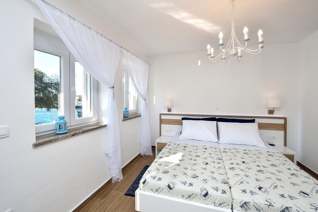 Lavender Apt. W. Balcony In Old Town Appartement *
