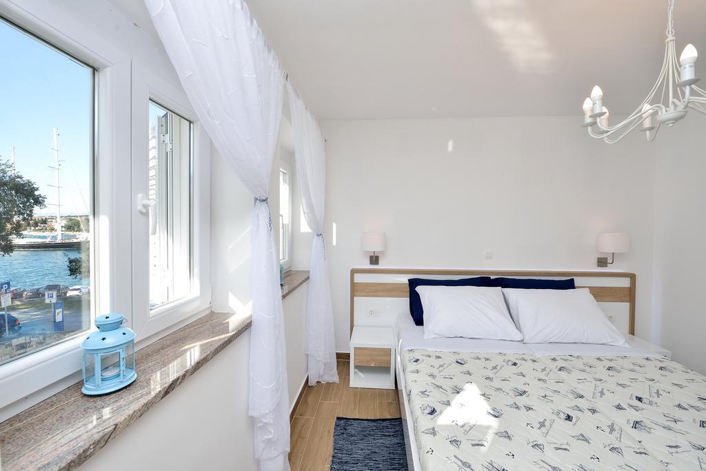 Lavender Apt. W. Balcony In Old Town Zadar