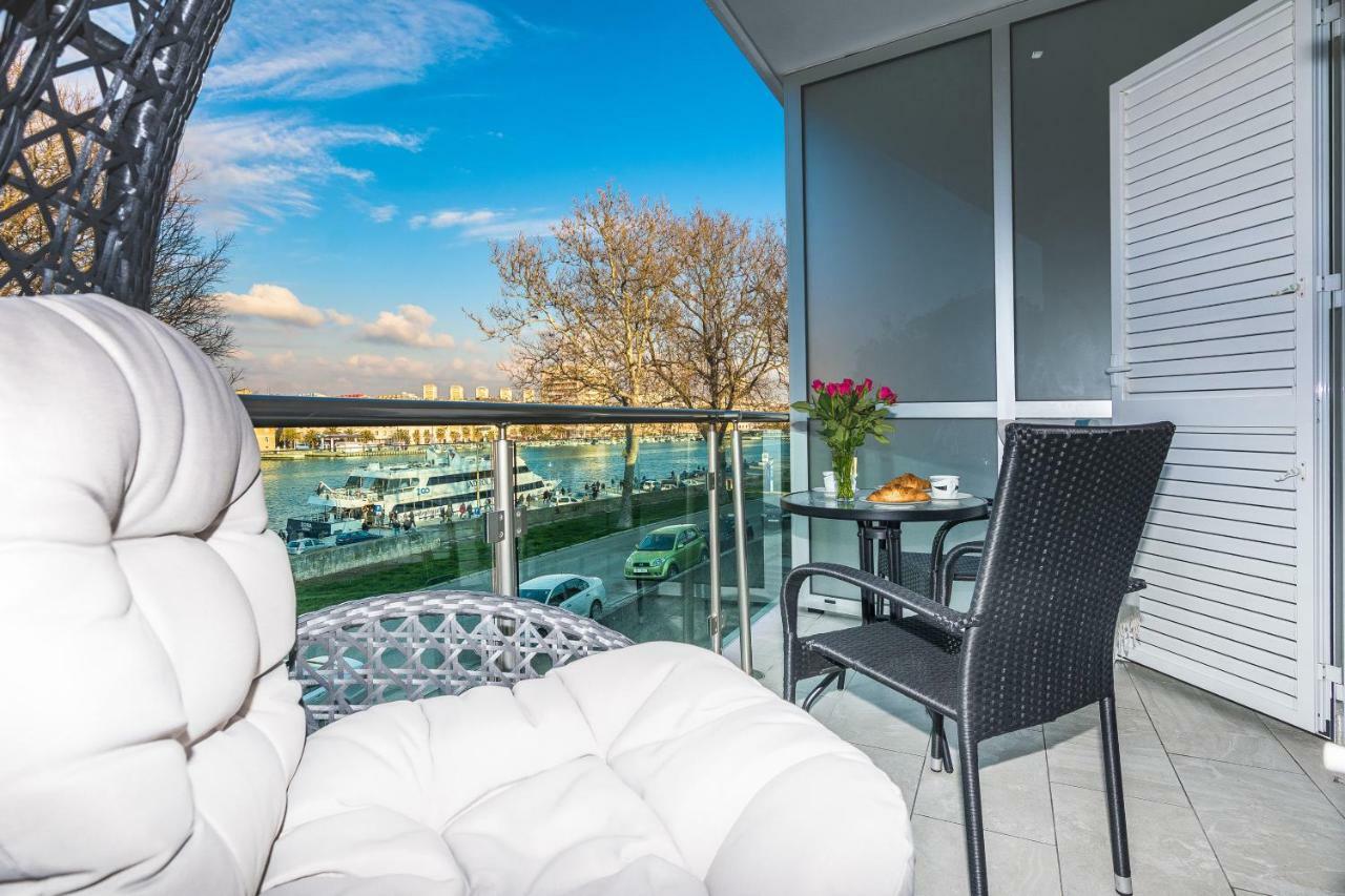 Lavender Apt. W. Balcony In Old Town Appartement *